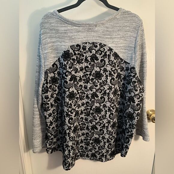 Style & Co EUC gray woven long sleeve with black lace back Size 3X - Picture 3 of 4